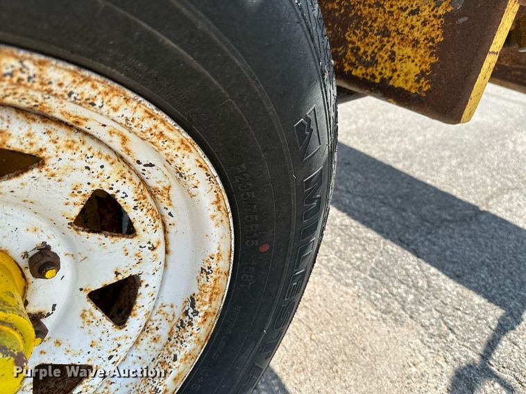 image for item OF9419 2007 Superior Broom DT80-C  broom