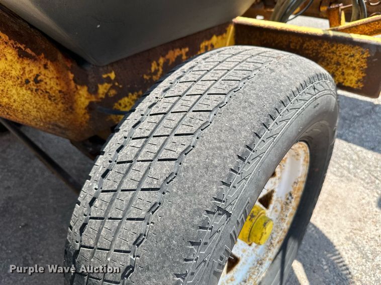 image for item OF9419 2007 Superior Broom DT80-C  broom