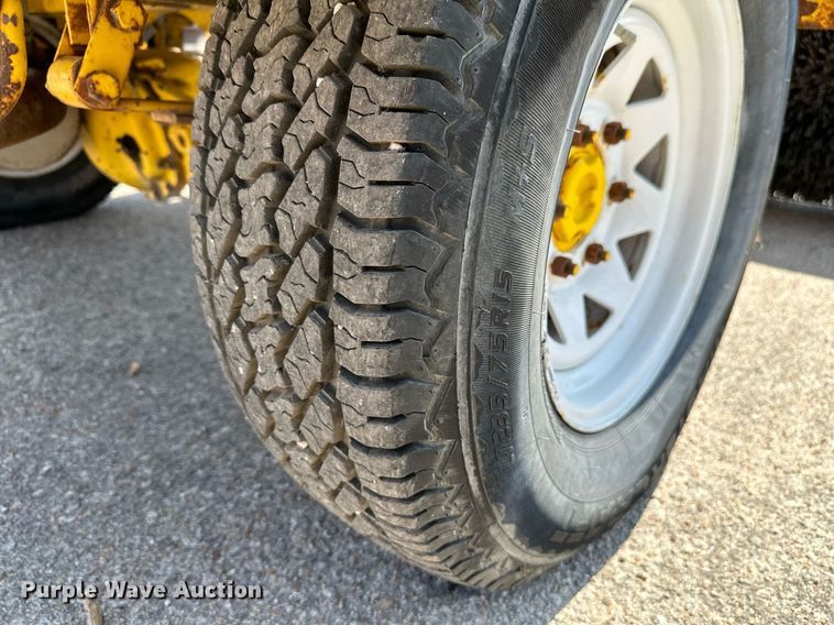 image for item OF9419 2007 Superior Broom DT80-C  broom