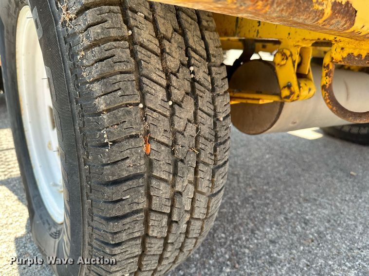 image for item OF9419 2007 Superior Broom DT80-C  broom