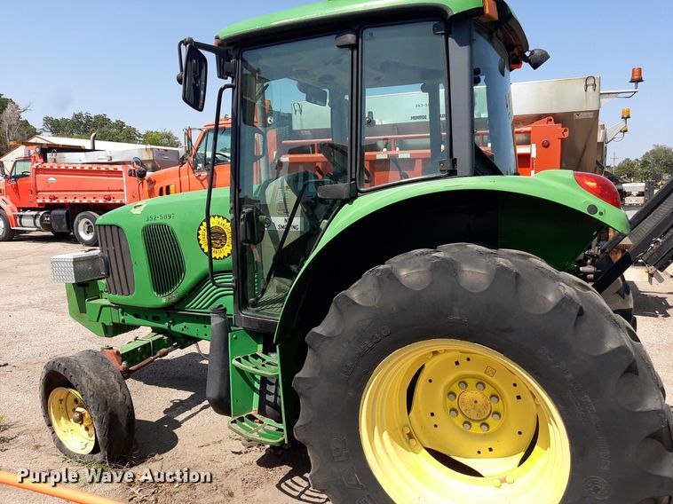 image for item OF9420 2007 John Deere 6415  tractor