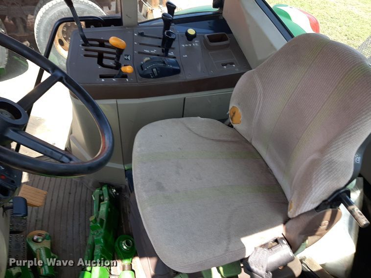 image for item OF9420 2007 John Deere 6415  tractor