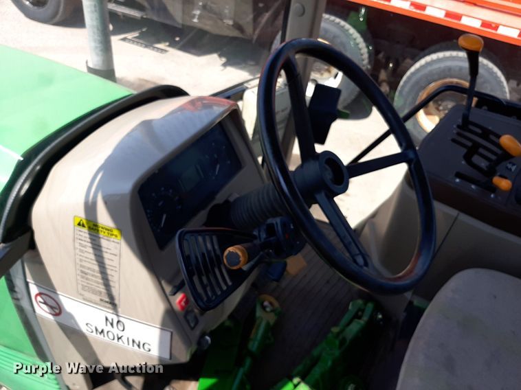 image for item OF9420 2007 John Deere 6415  tractor