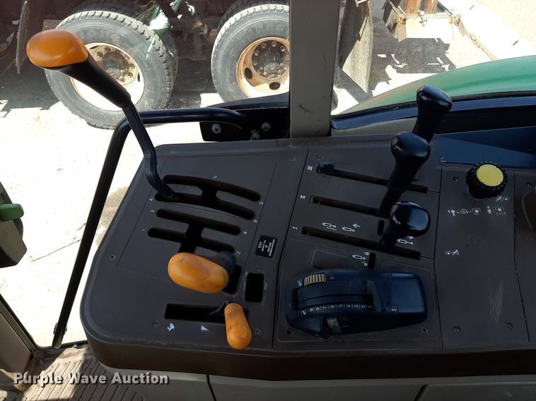 image for item OF9420 2007 John Deere 6415  tractor