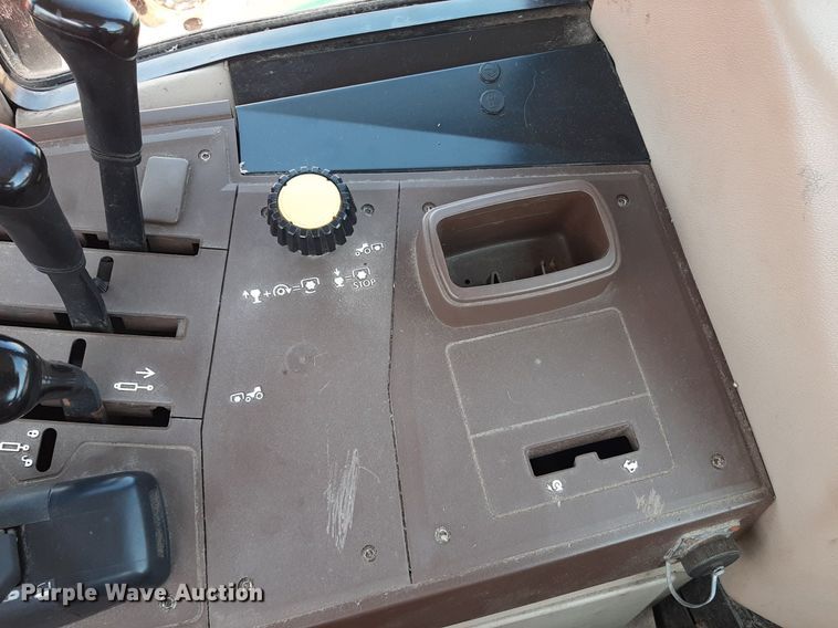 image for item OF9420 2007 John Deere 6415  tractor