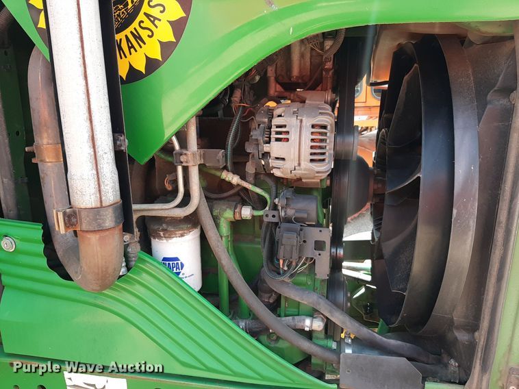 image for item OF9420 2007 John Deere 6415  tractor