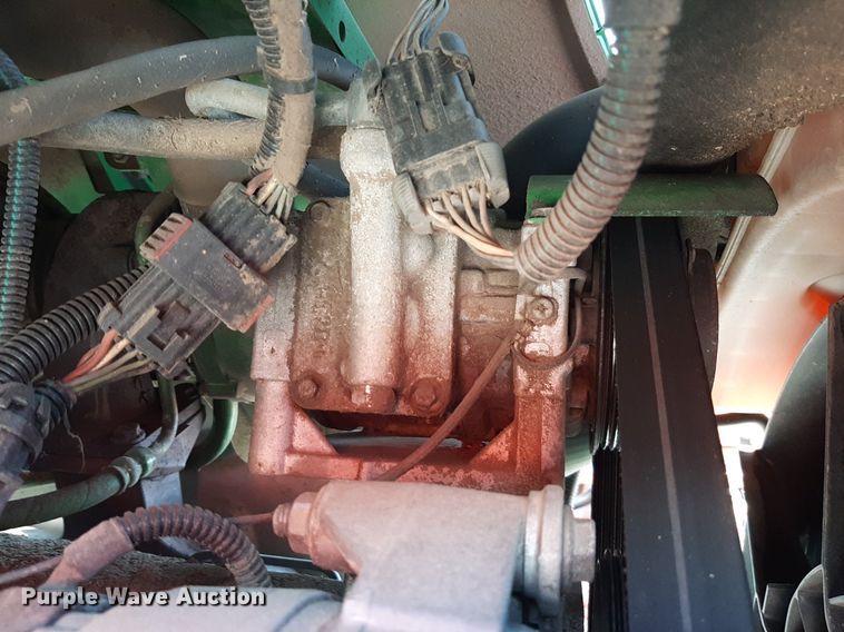 image for item OF9420 2007 John Deere 6415  tractor