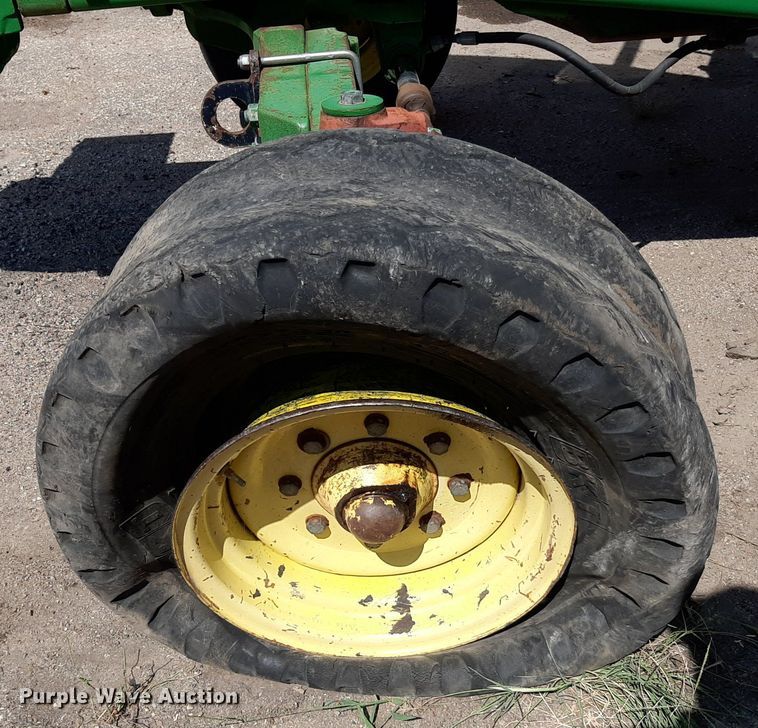 image for item OF9420 2007 John Deere 6415  tractor