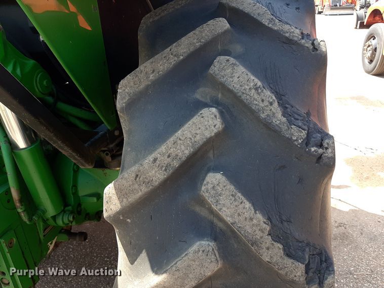 image for item OF9420 2007 John Deere 6415  tractor