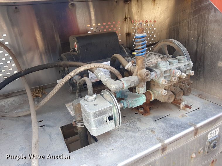 image for item OF9428 2013 Alkota 4201B-NG-UL  hot pressure washer