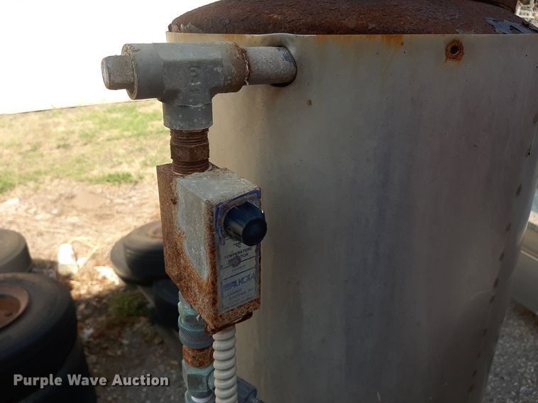 image for item OF9428 2013 Alkota 4201B-NG-UL  hot pressure washer