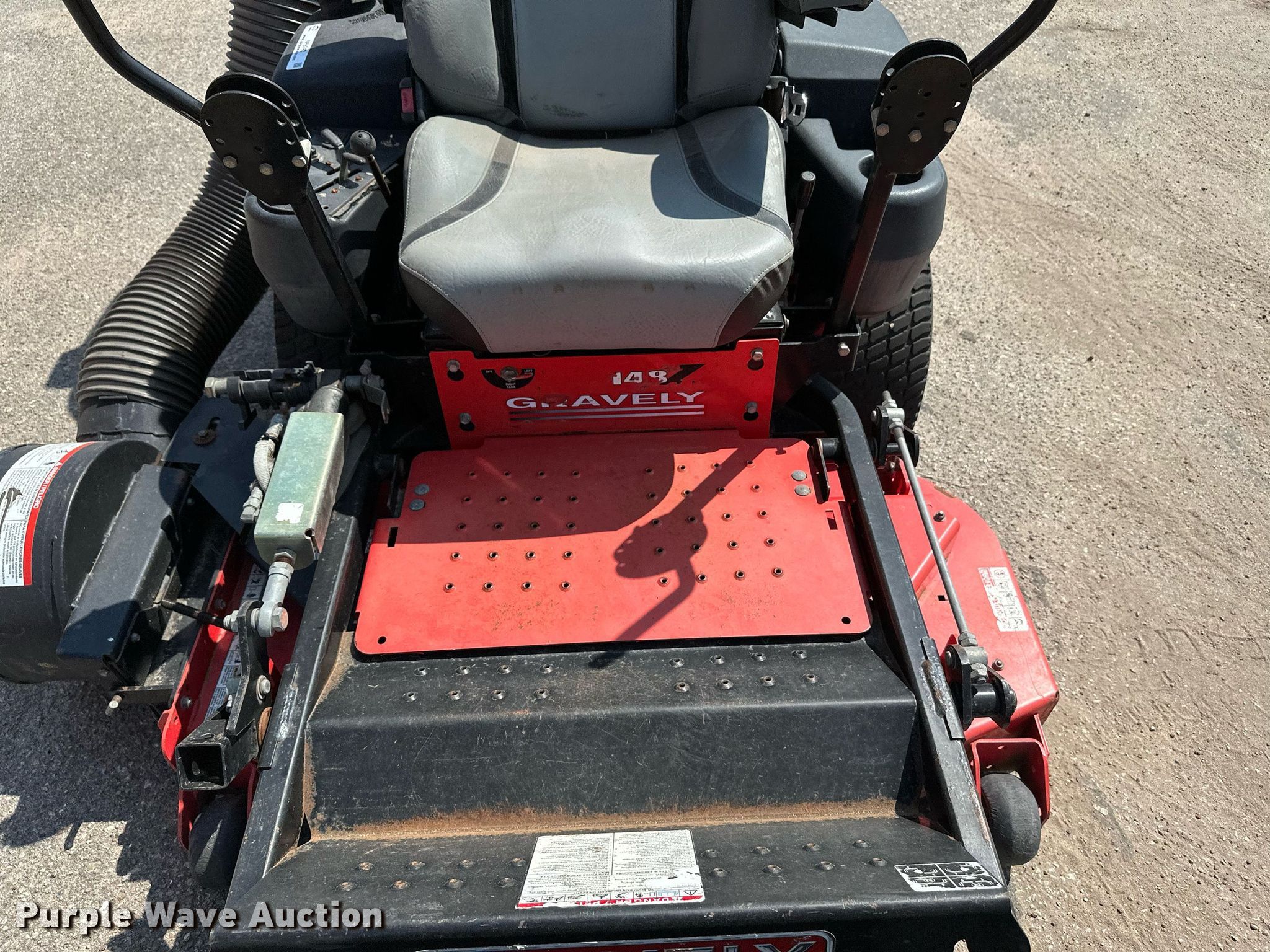 2003 Gravely 148Z ZTR lawn mower in Hutchinson, KS Item NF9242 for