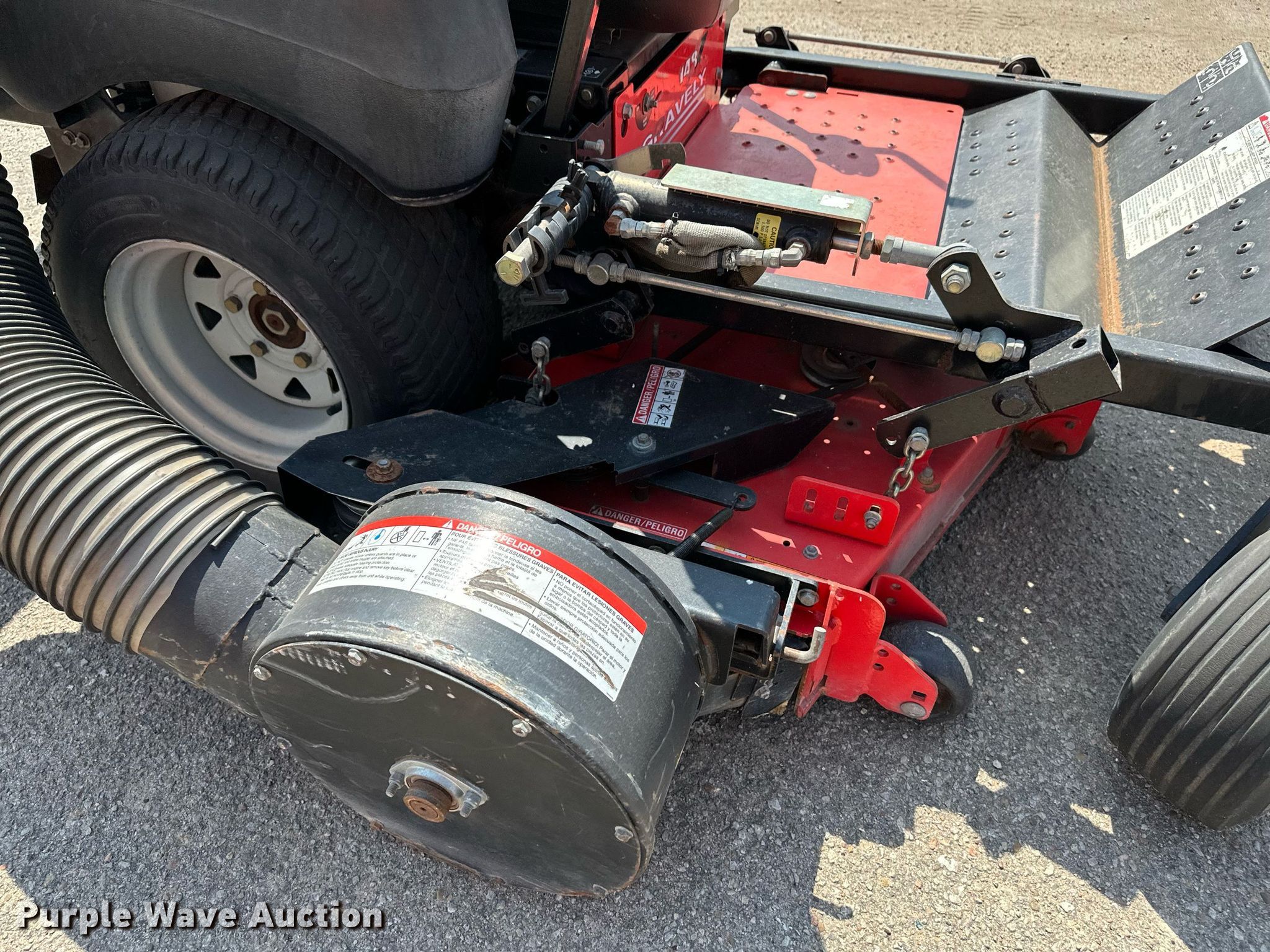 2003 Gravely 148Z ZTR lawn mower in Hutchinson, KS Item NF9242 for