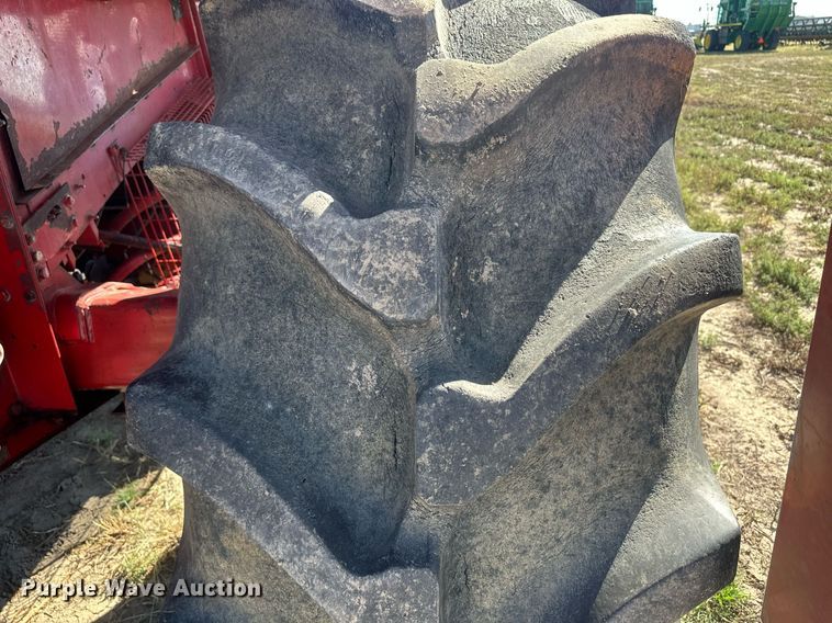 image for item DH1806 Case IH 2188  RWA combine