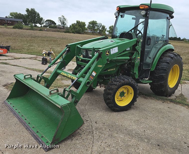 image for item DN8712 2015 John Deere 4066R  tractor