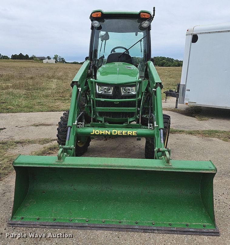 image for item DN8712 2015 John Deere 4066R  tractor