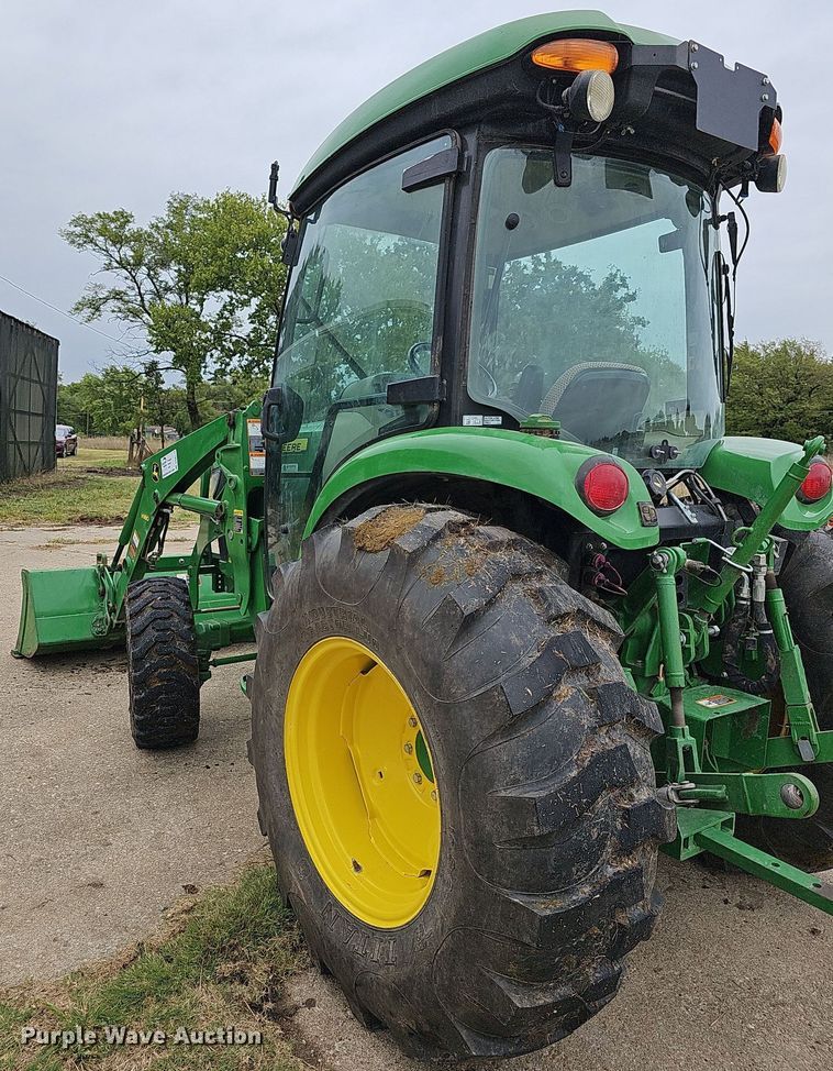 image for item DN8712 2015 John Deere 4066R  tractor