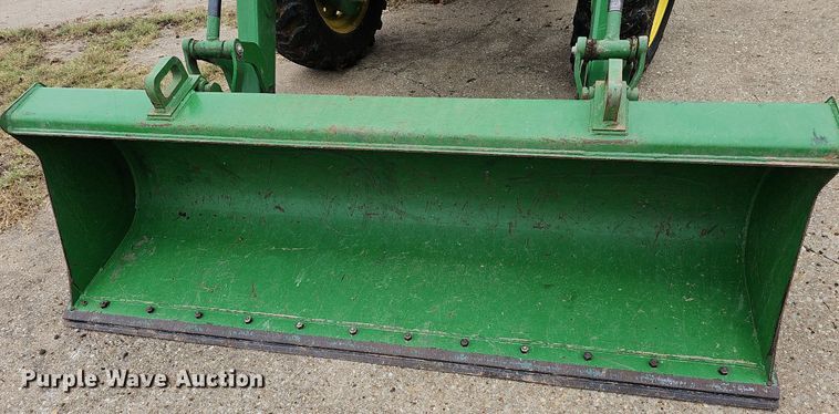 image for item DN8712 2015 John Deere 4066R  tractor