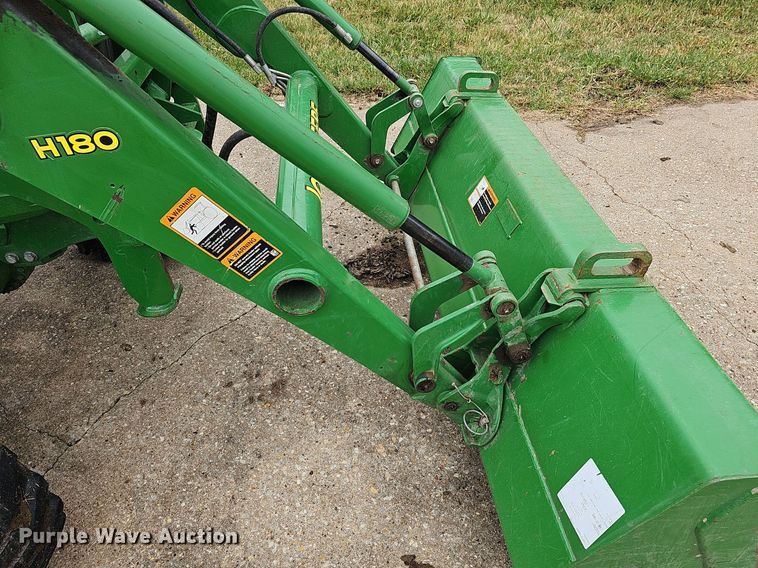 image for item DN8712 2015 John Deere 4066R  tractor