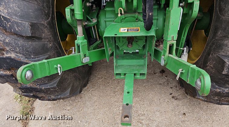 image for item DN8712 2015 John Deere 4066R  tractor