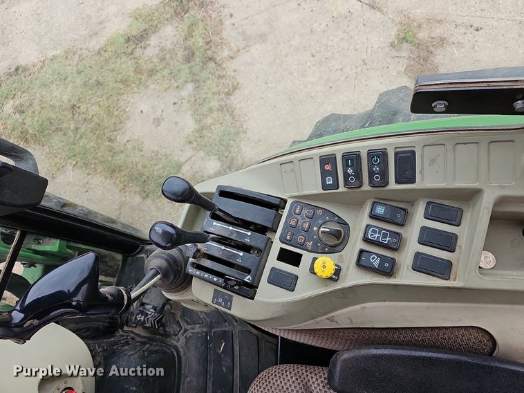 image for item DN8712 2015 John Deere 4066R  tractor