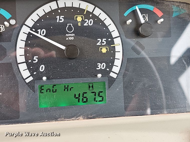 image for item DN8712 2015 John Deere 4066R  tractor