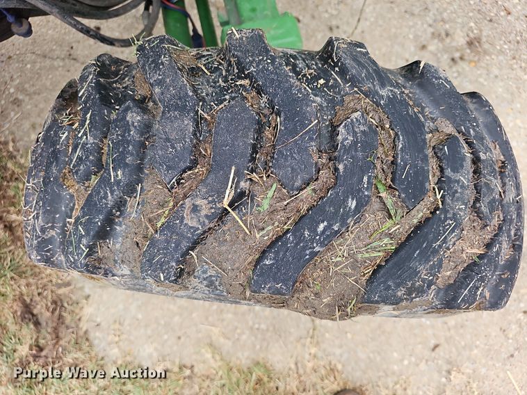 image for item DN8712 2015 John Deere 4066R  tractor