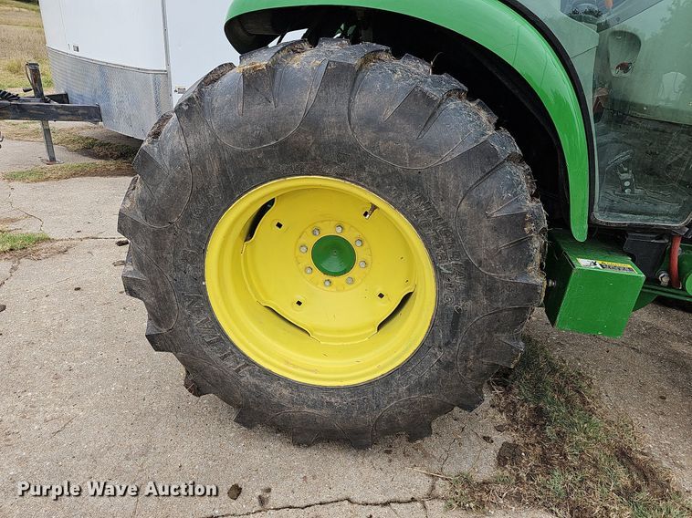image for item DN8712 2015 John Deere 4066R  tractor