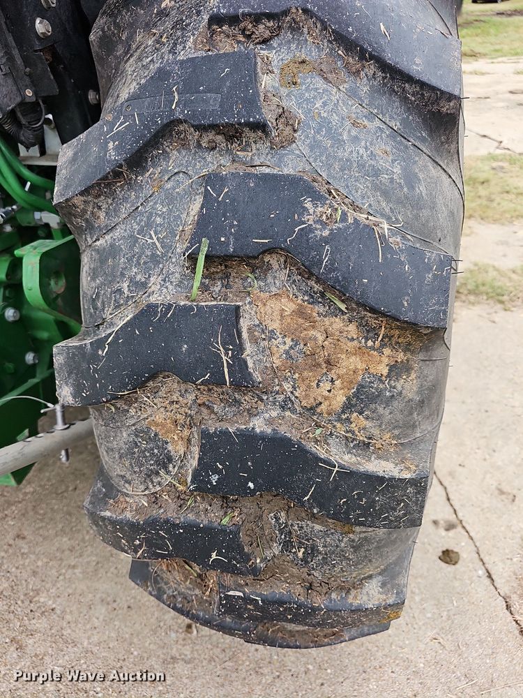 image for item DN8712 2015 John Deere 4066R  tractor