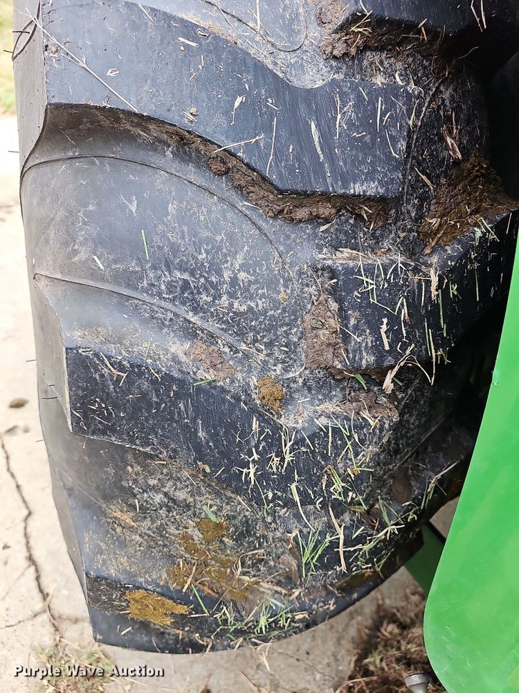 image for item DN8712 2015 John Deere 4066R  tractor