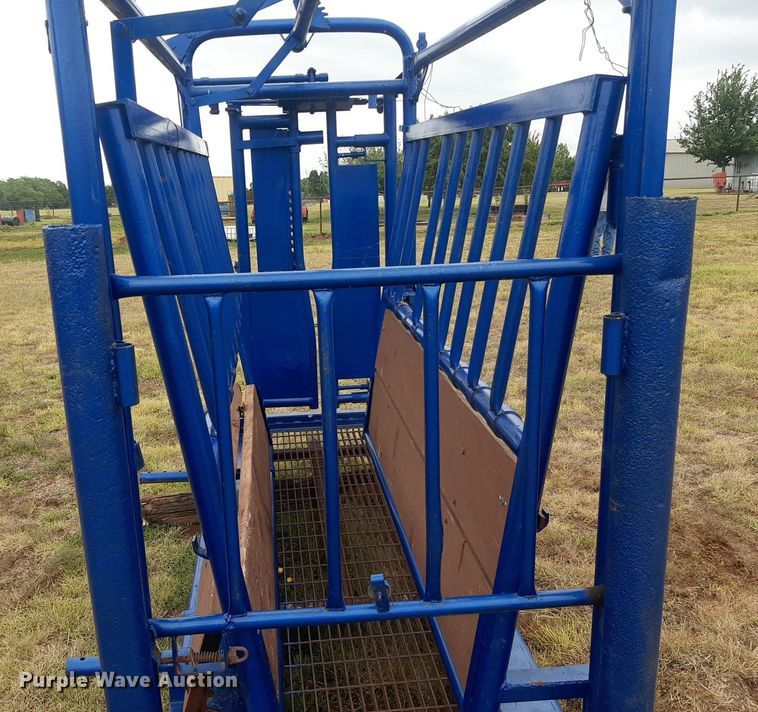 image for item DO3144 Squeeze chute