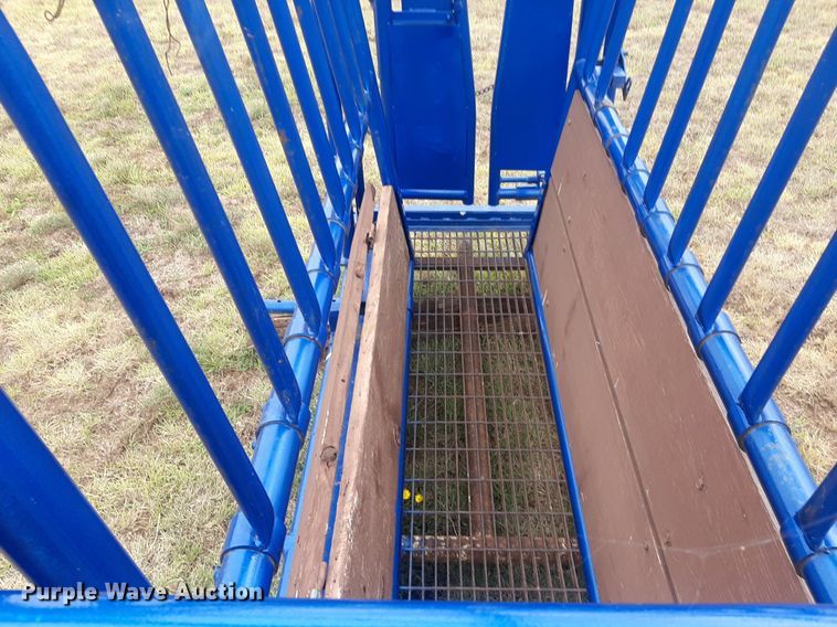 image for item DO3144 Squeeze chute