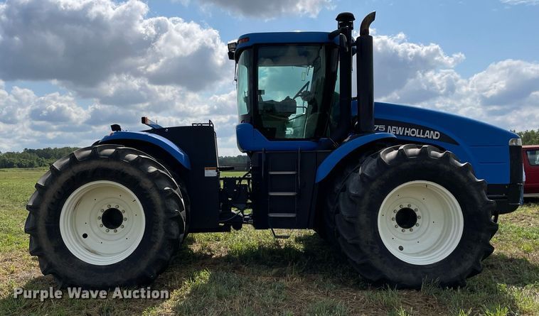 image for item DP0051 2002 New Holland TJ375  4WD tractor