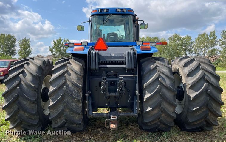 image for item DP0051 2002 New Holland TJ375  4WD tractor