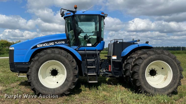 image for item DP0051 2002 New Holland TJ375  4WD tractor
