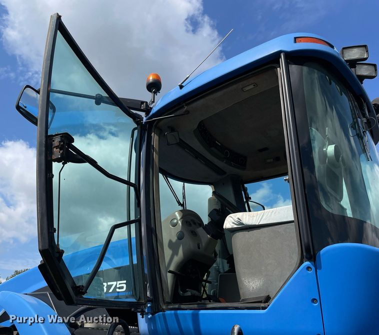 image for item DP0051 2002 New Holland TJ375  4WD tractor