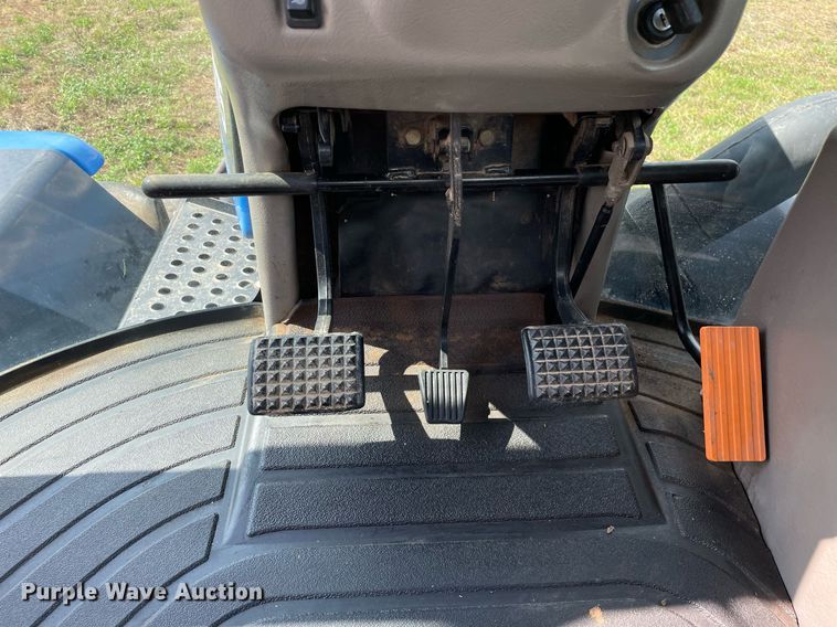 image for item DP0051 2002 New Holland TJ375  4WD tractor