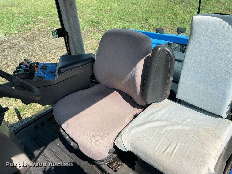 image for item DP0051 2002 New Holland TJ375  4WD tractor