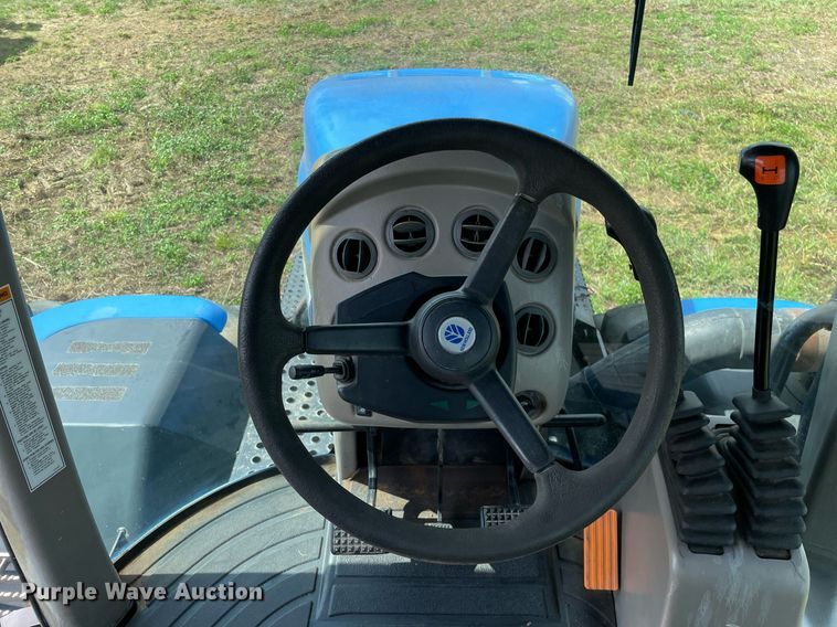 image for item DP0051 2002 New Holland TJ375  4WD tractor