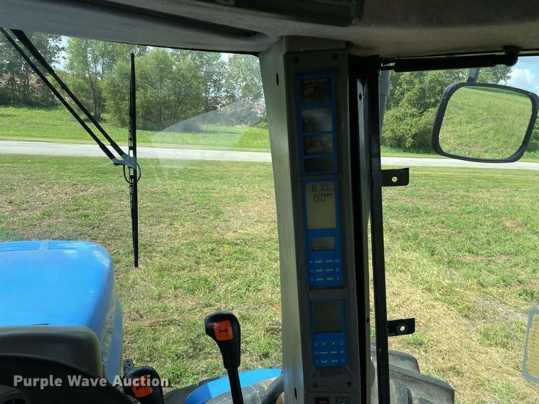 image for item DP0051 2002 New Holland TJ375  4WD tractor