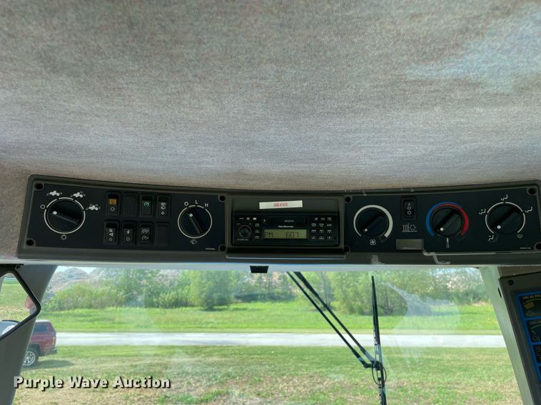 image for item DP0051 2002 New Holland TJ375  4WD tractor