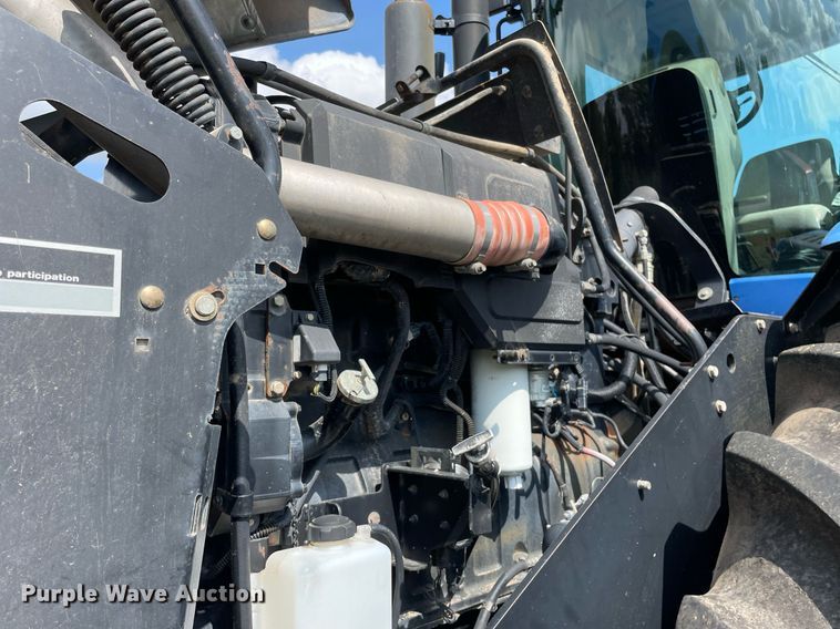 image for item DP0051 2002 New Holland TJ375  4WD tractor