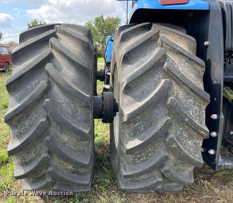 image for item DP0051 2002 New Holland TJ375  4WD tractor