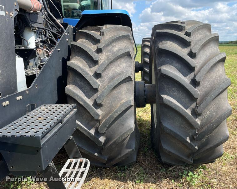 image for item DP0051 2002 New Holland TJ375  4WD tractor