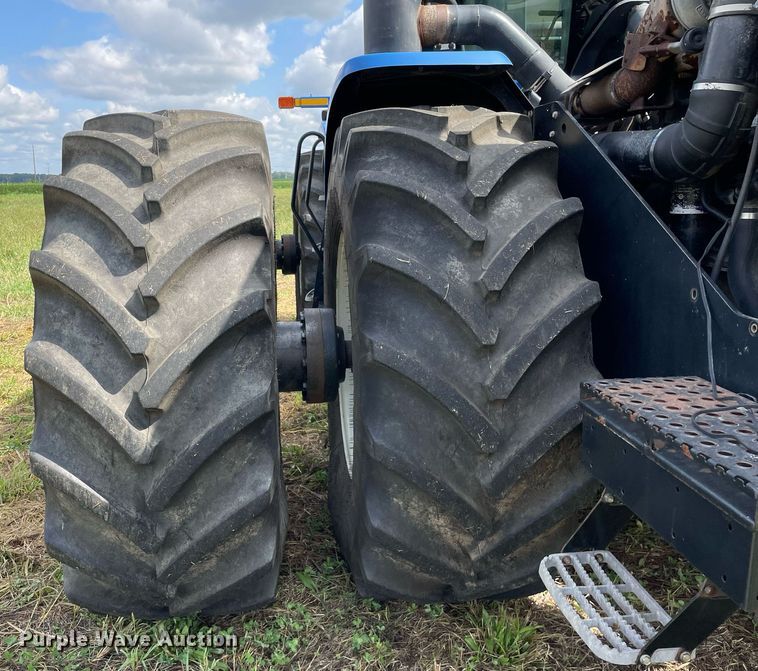 image for item DP0051 2002 New Holland TJ375  4WD tractor