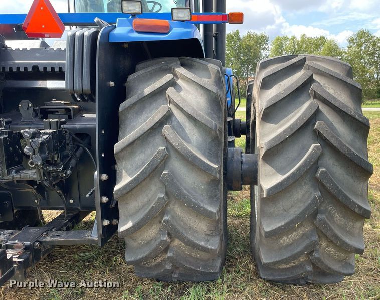 image for item DP0051 2002 New Holland TJ375  4WD tractor