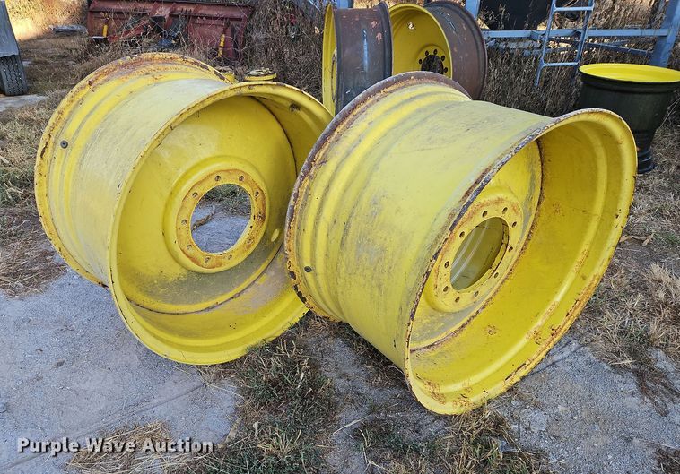 image for item DP2423 (2) John Deere 1910 commodity cart wheels