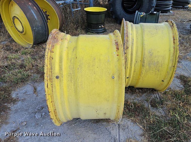 image for item DP2423 (2) John Deere 1910 commodity cart wheels