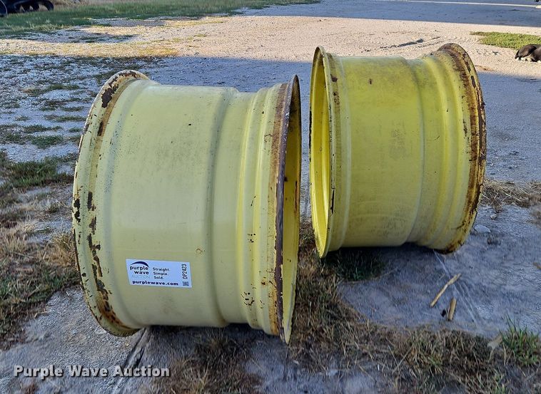 image for item DP2423 (2) John Deere 1910 commodity cart wheels