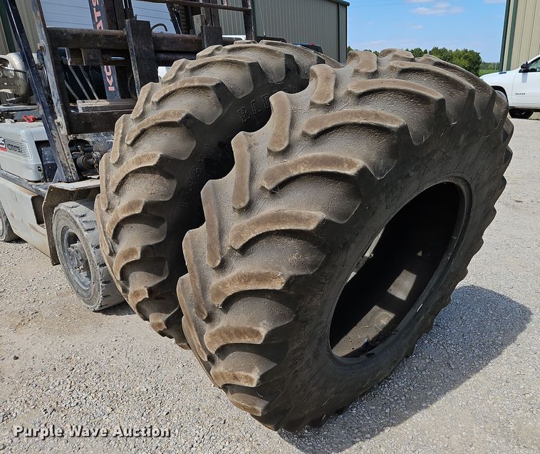 image for item DP2429 (2) Firestone 420/90R30 tractor tires